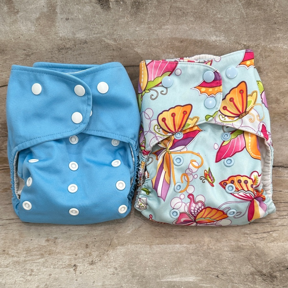Lalabye Baby, one size cloth diapers reusable. Pair, one print one solid. *USED*